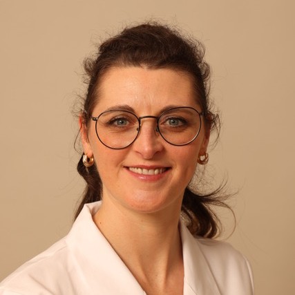 Portrait d'Audrey Marié, praticienne en médecines alternatives à Sain-Bel